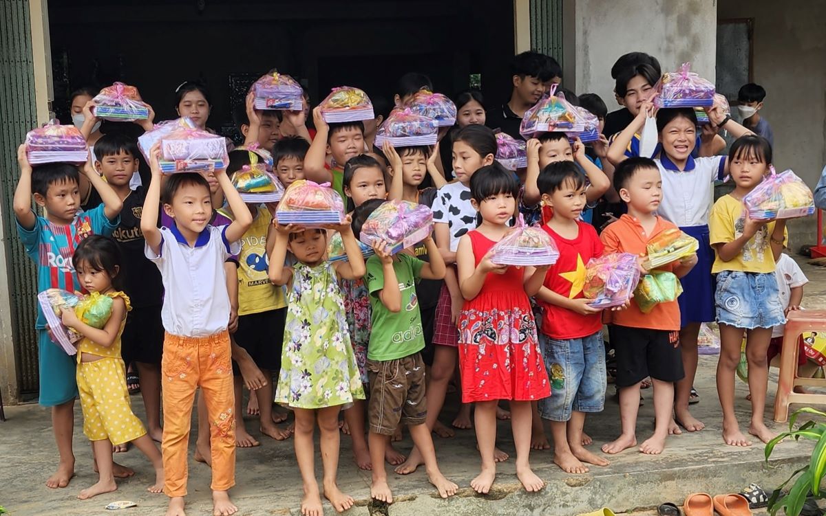 Children at Suong's Village