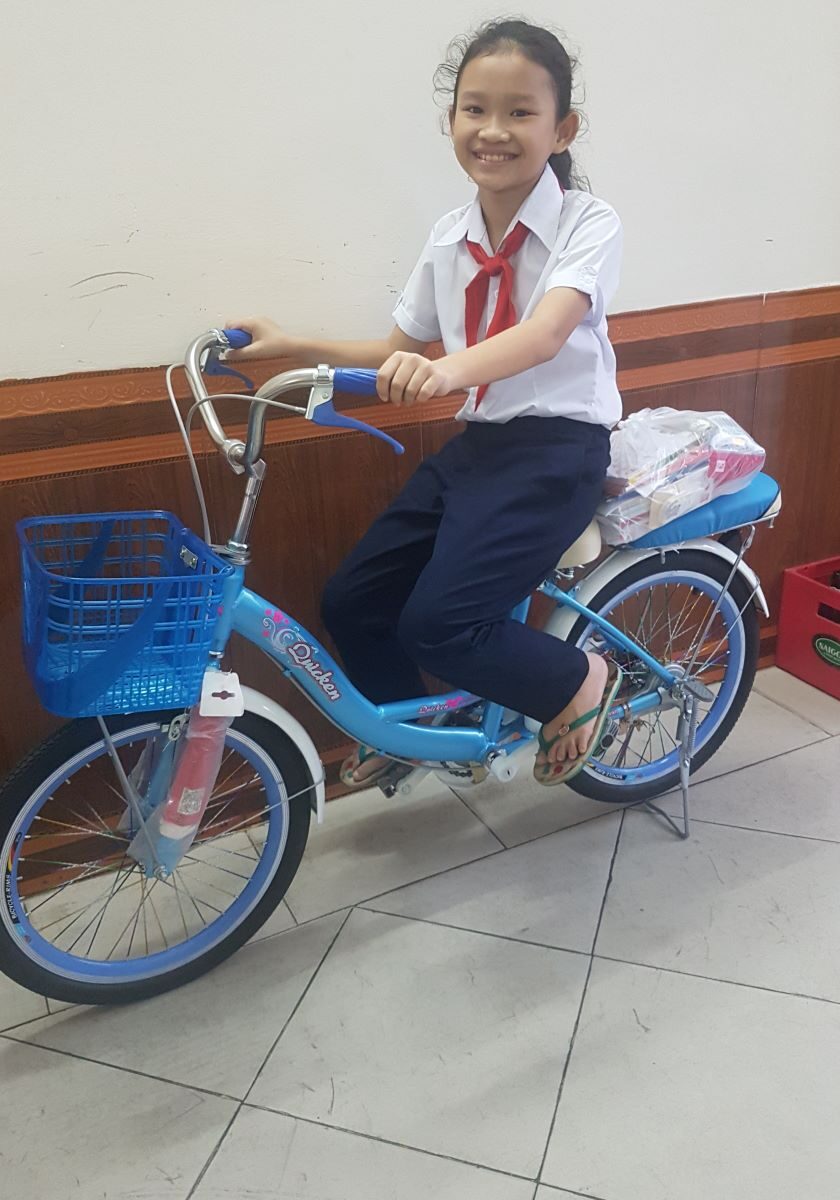 Tuyen recieving her bike in Vung Tau