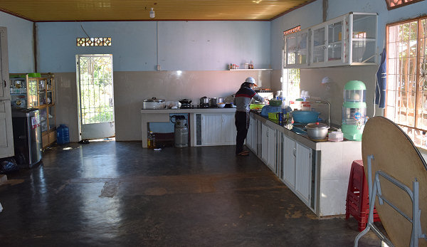 New enlarged kitchen & meals room